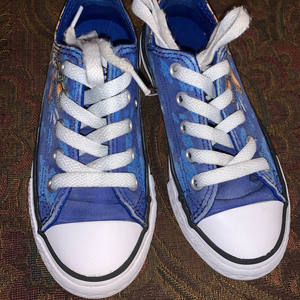 Converse Dinoverse kid size 10.5